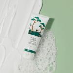 Очищувальна пінка з екстрактом голок сосни ROUND LAB Pine Calming Cica Cleanser 150 ml